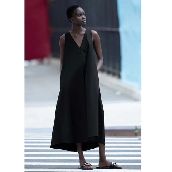 Black Dress - Picture 1 of 4